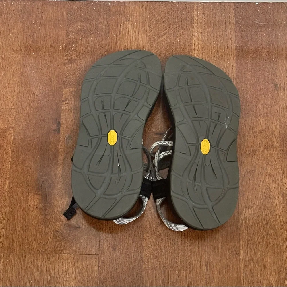Chacos Grey and White Women's Sandals Size 7 - Picture 13 of 13